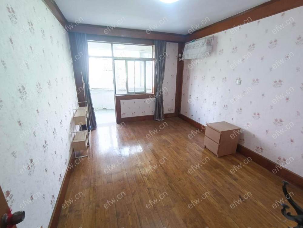 家电齐全 带飘窗 新江南花园 采光好 绿