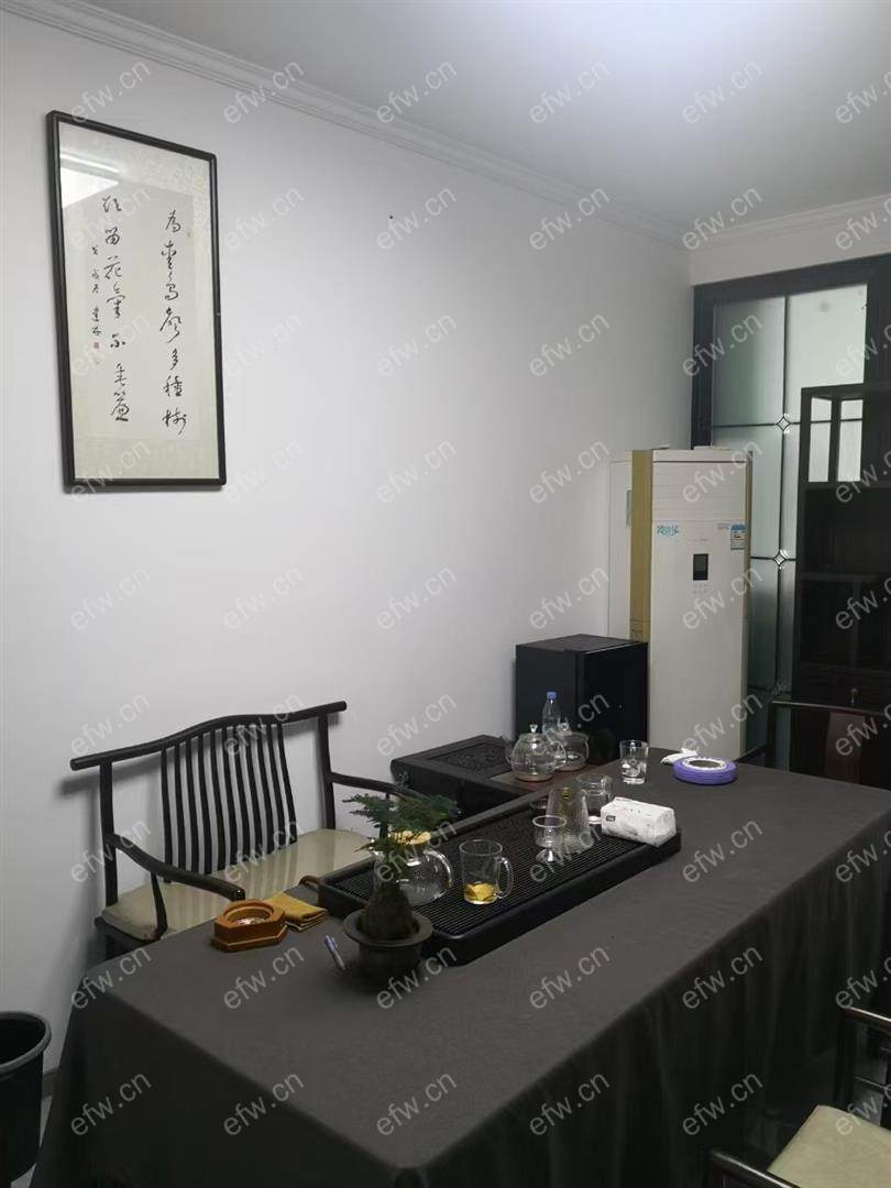 精装修可住、可以办公、现在客户月底到期