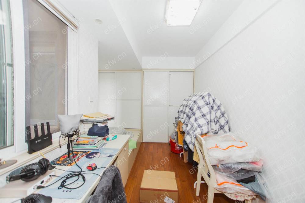 自住精装三室两厅一卫