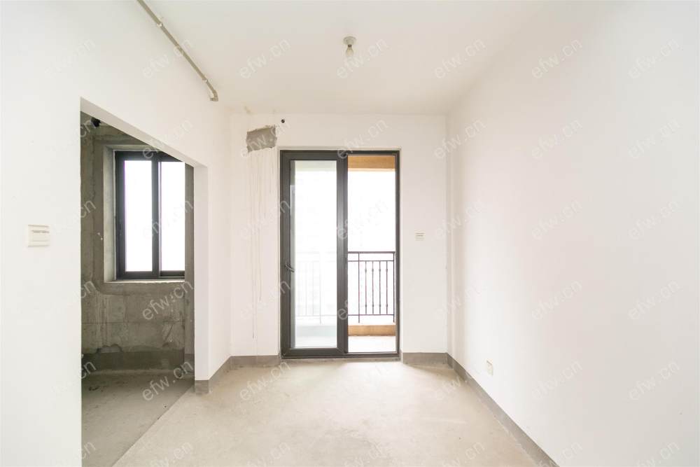 中建溪岸观邸 毛坯2房 楼层好 看中可谈