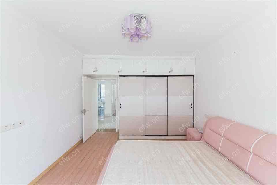 精装两室出租，拎包入住