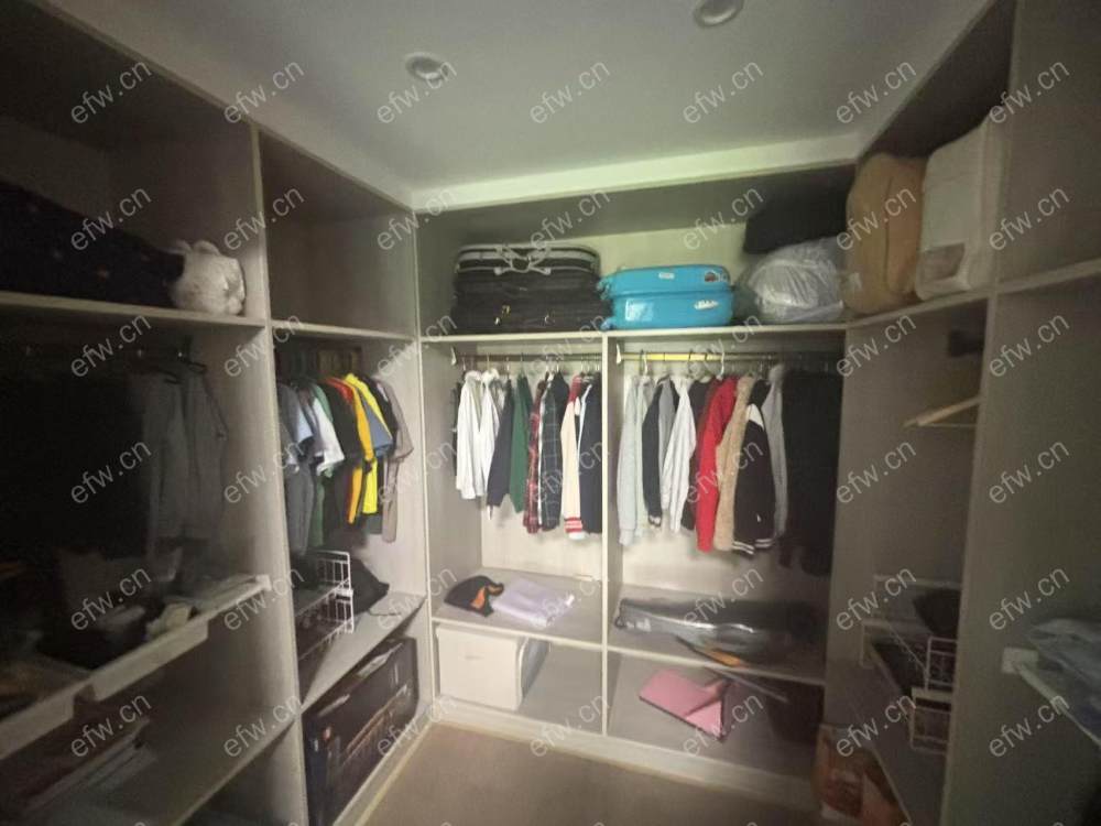 5房豪装拎包即住,嘉德花园尽享优雅品质,多重阳台+飘窗