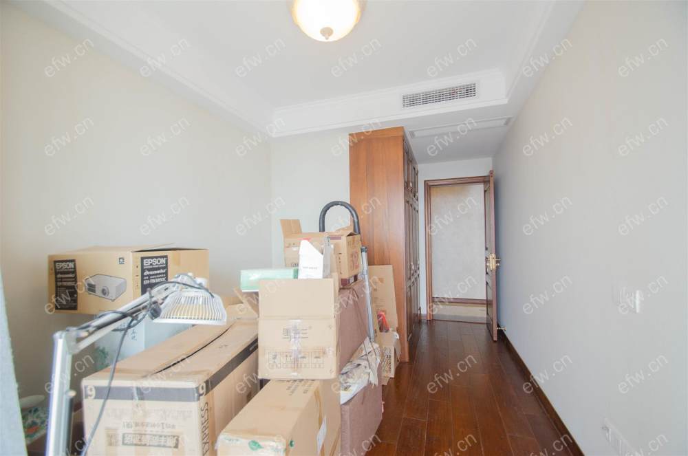 家具。家电可以留，价格不包含车位