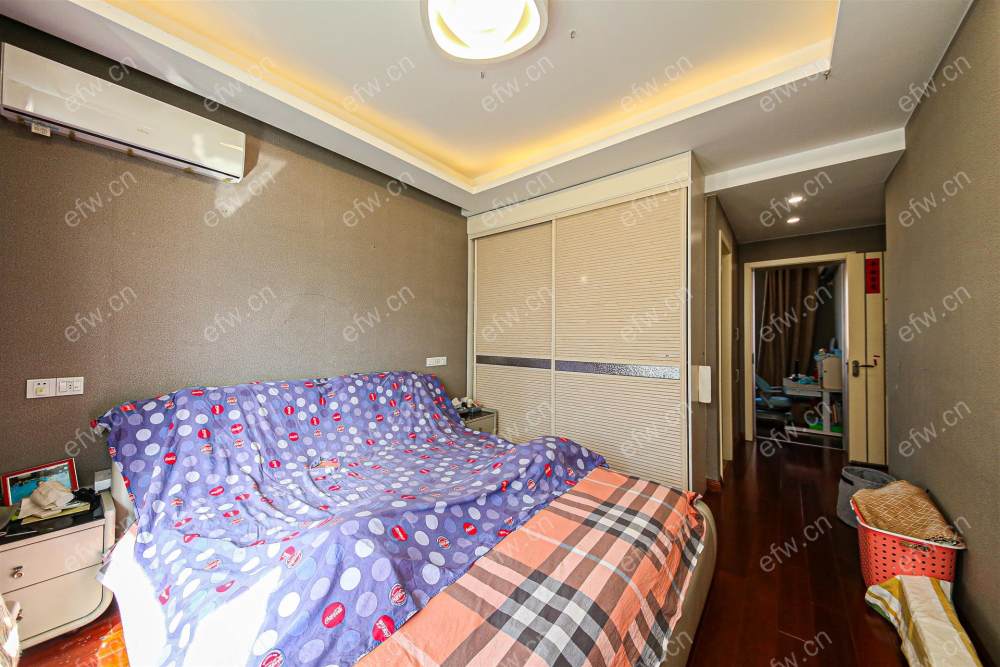 蔚蓝观邸 自住结婚装修 诚心出售
