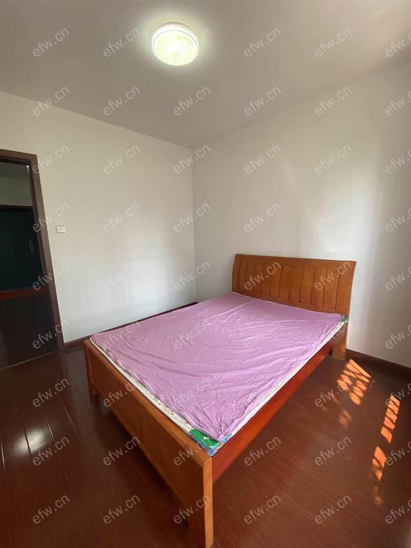 两室一厅，简单精装修，拎包入住