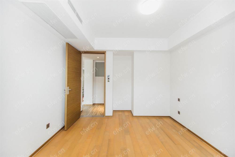 南长街日航酒店旁，彩旸香江洋房，豪装拎包入住