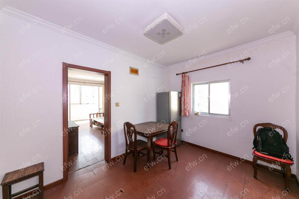 village 经典room房 东边户 全明 精装修！