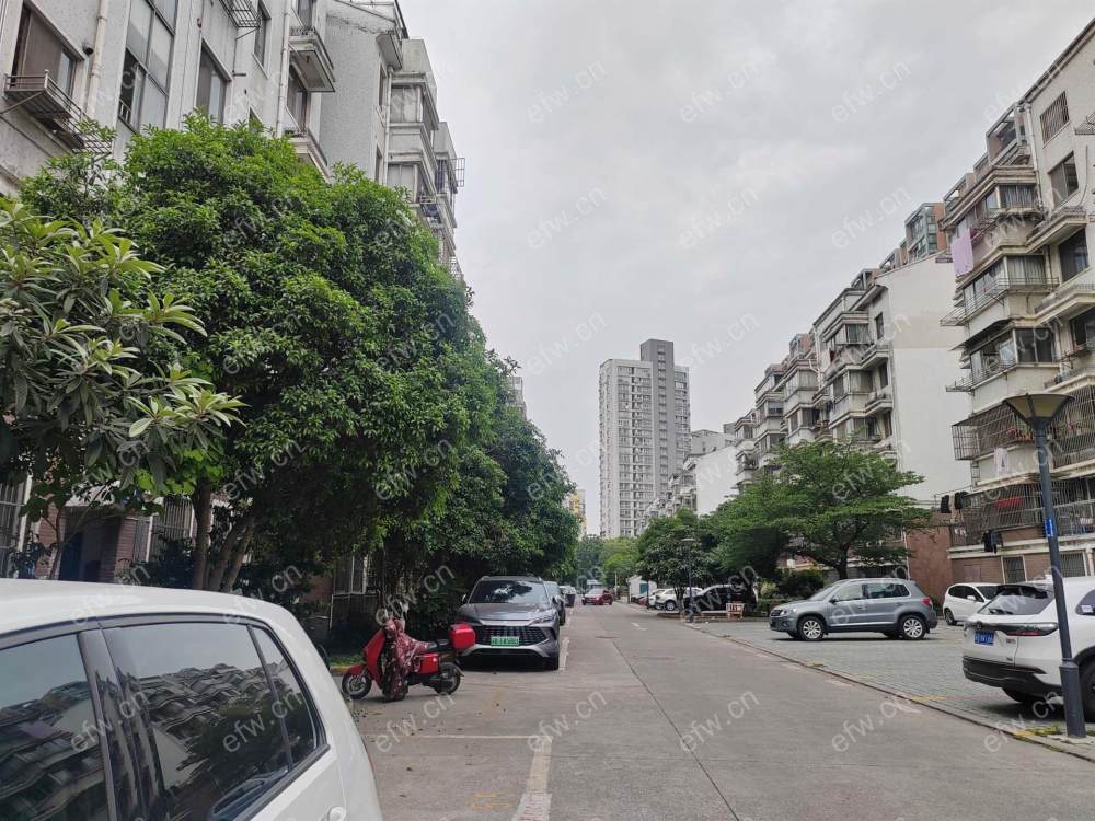 交通方便，，环境优美。