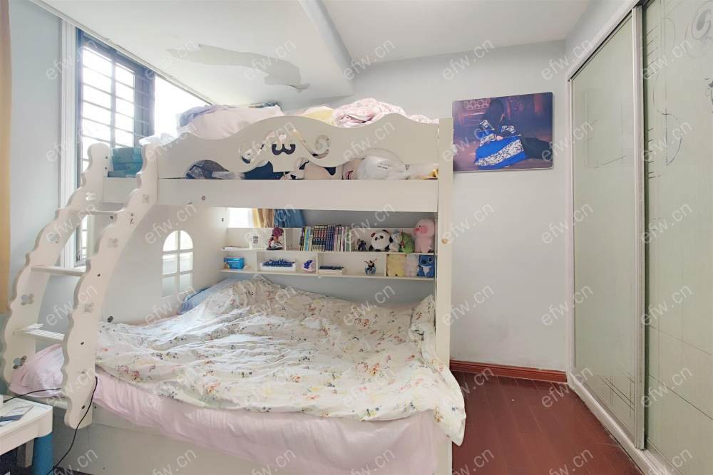 一楼一开门带院子