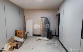 中桥三村一楼精装修带院子，家电全齐，拎包即住