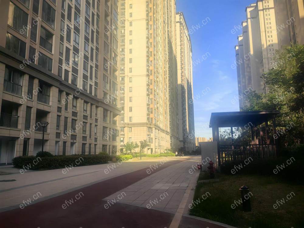 village 难得一见的精装小户型,总价低,朝向好！