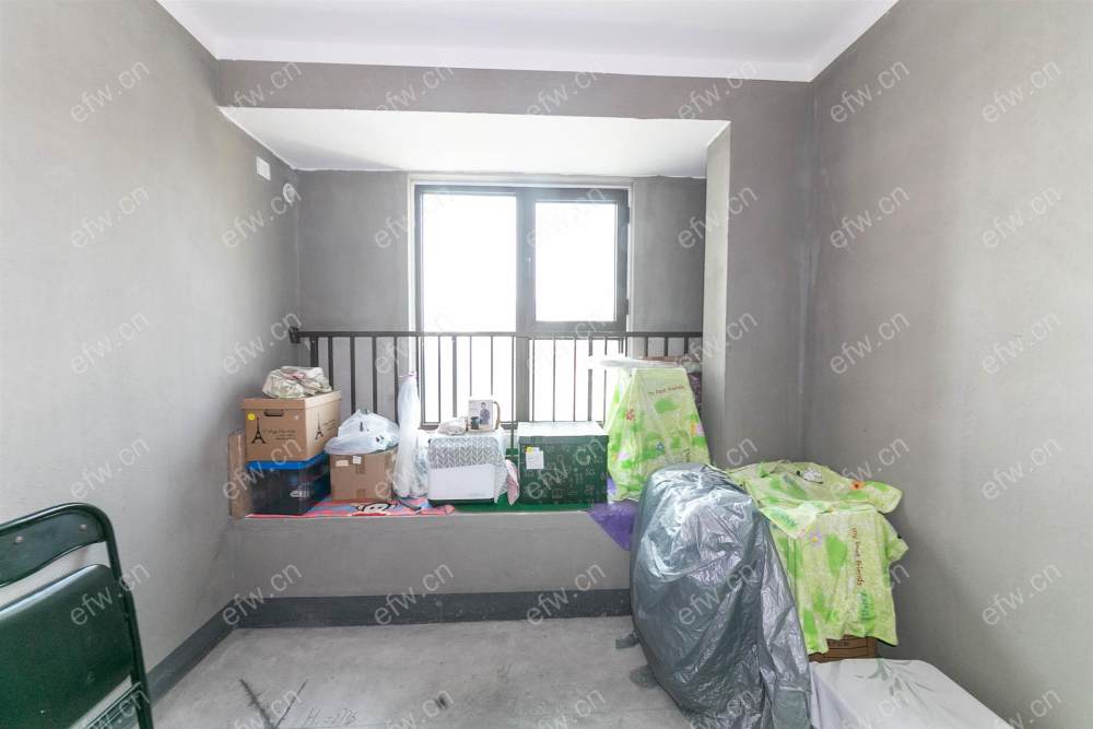 业主急售 银城春晓观棠  双阳台 纯毛坯小3房 中间楼层！