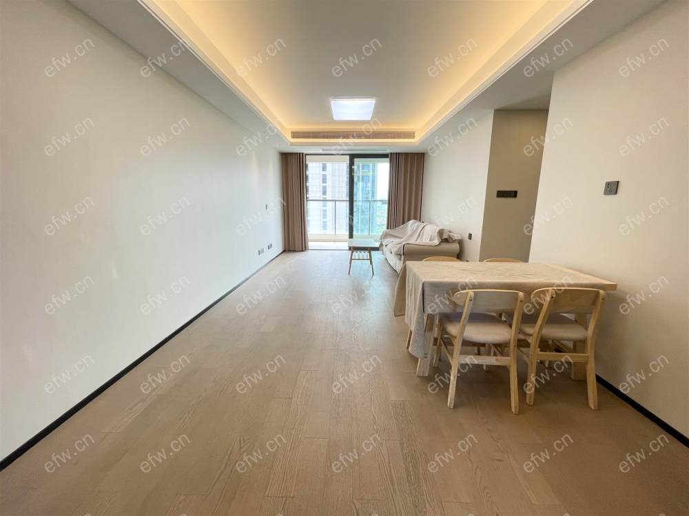 万科青藤 龙湖天街筹建中  近地铁 次新小区