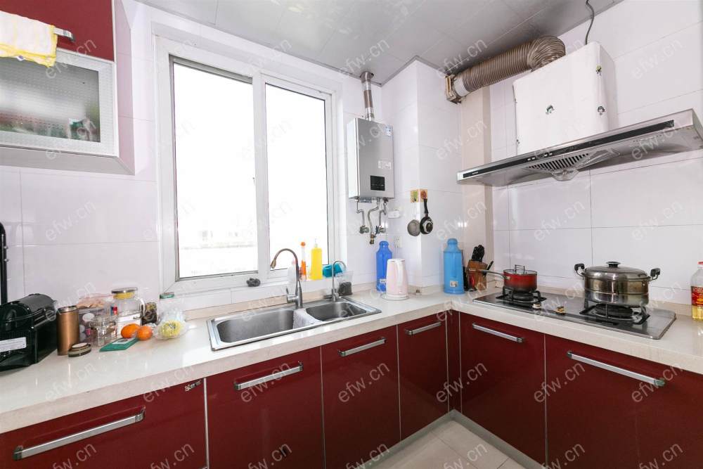 village位置好，环境优雅，area平米精装room房