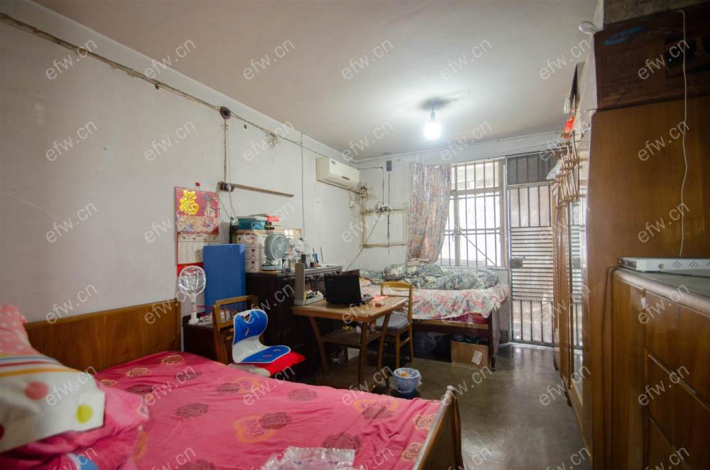 芦庄六区 经典1房 东边户 全明 精装修！