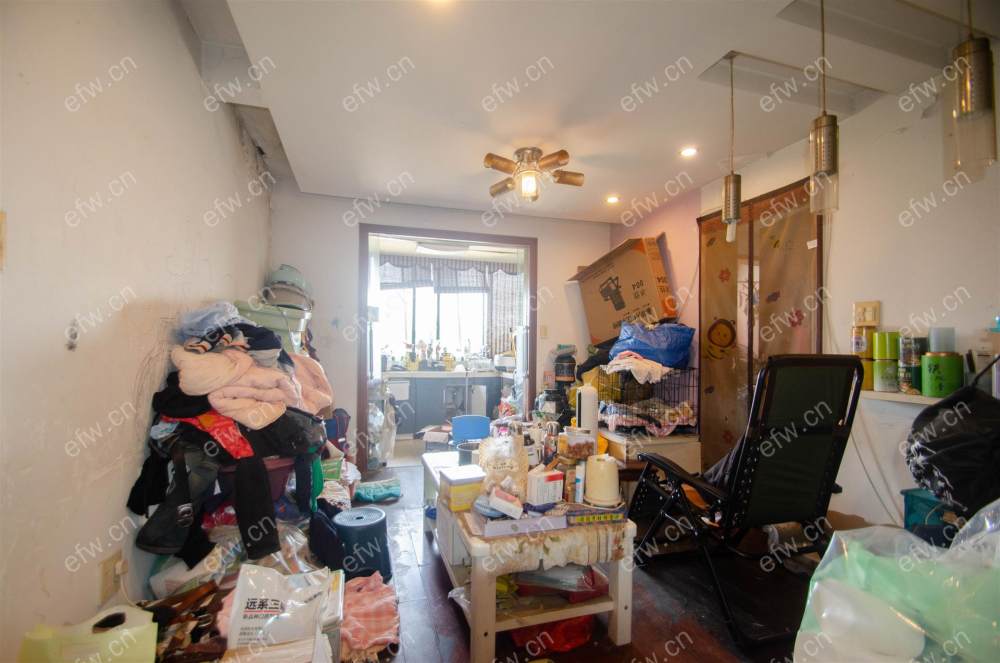 芦庄带3个阳台，出行方便