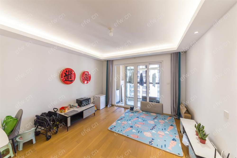 village位置好，环境优雅，area平米精装room房