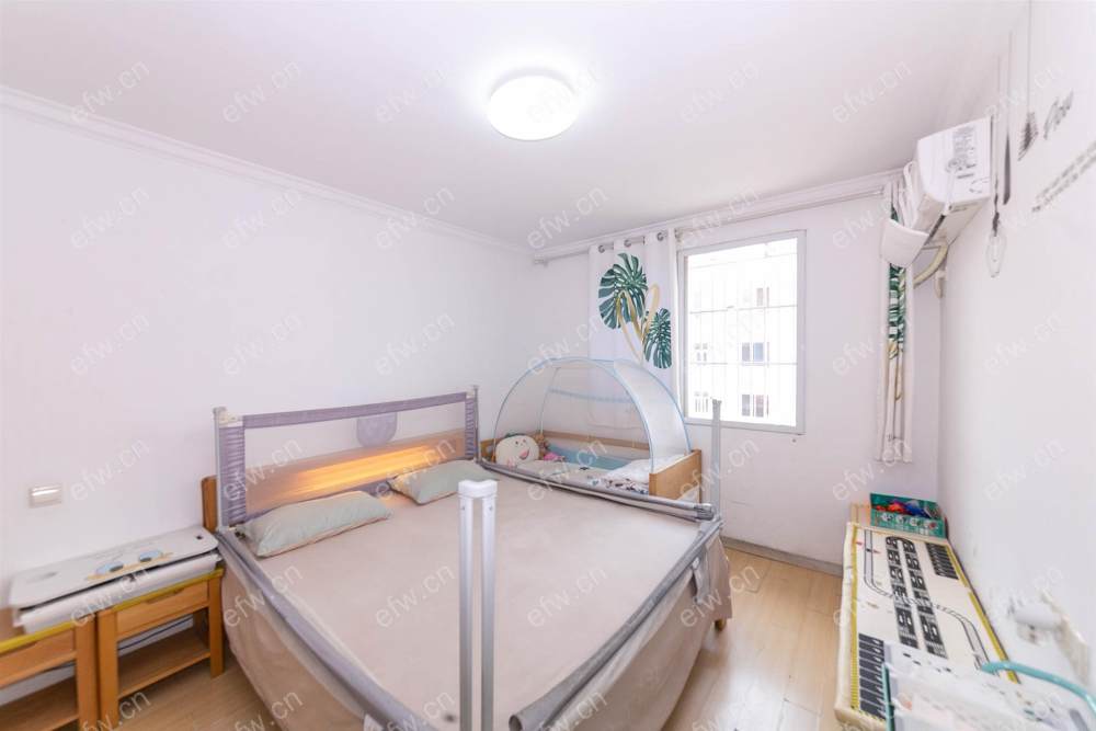 village 经典room房 东边户 全明 精装修！