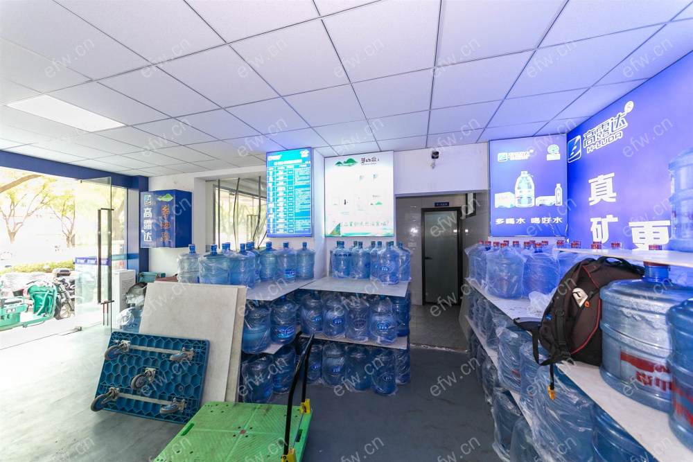 市出脚方便沿街店铺市口好，近市区，出行便利，