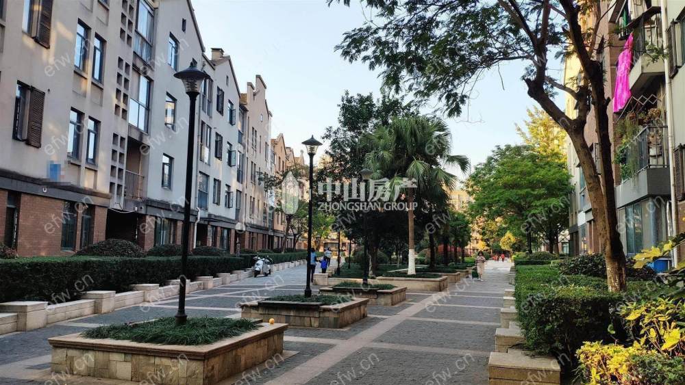 中大诺卡一期精装四房 九成新 非顶楼 诚心出售