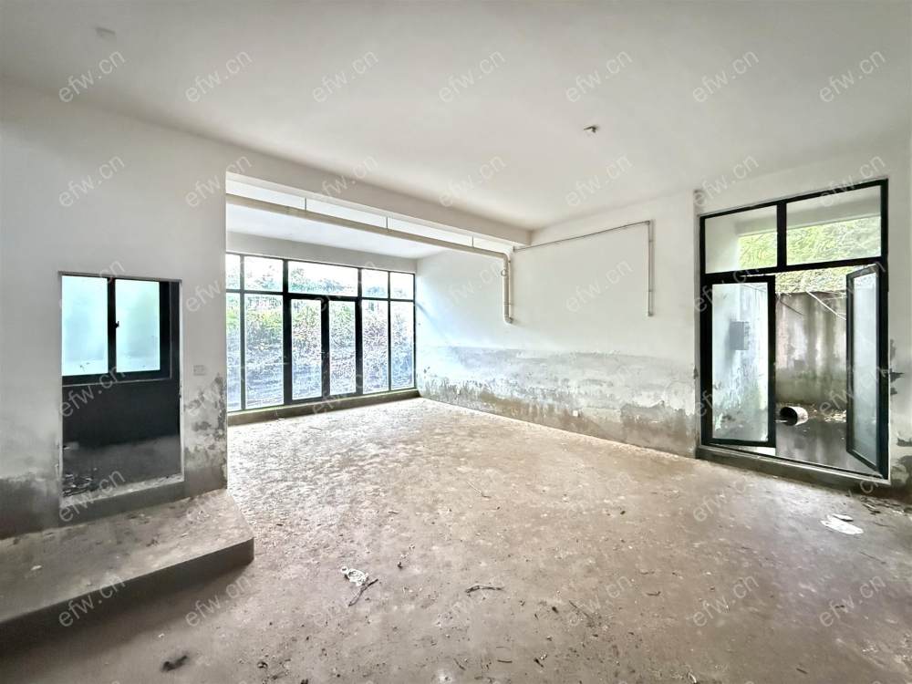 village 简装room房 位置 采光无敌 有土出 性价比高
