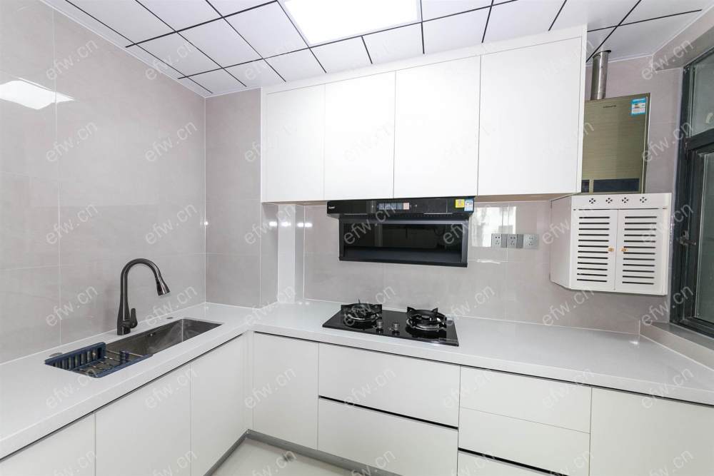 village 经典room房 东边户 全明 精装修！