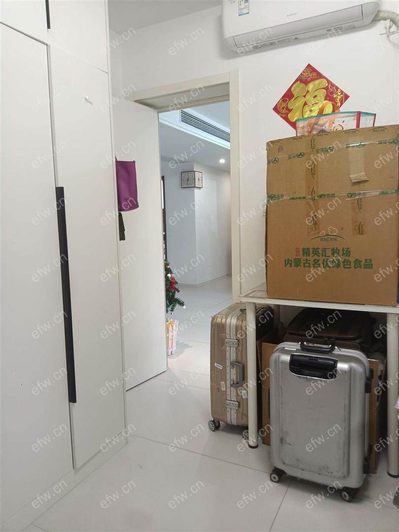 3房朝南客厅朝南精装修