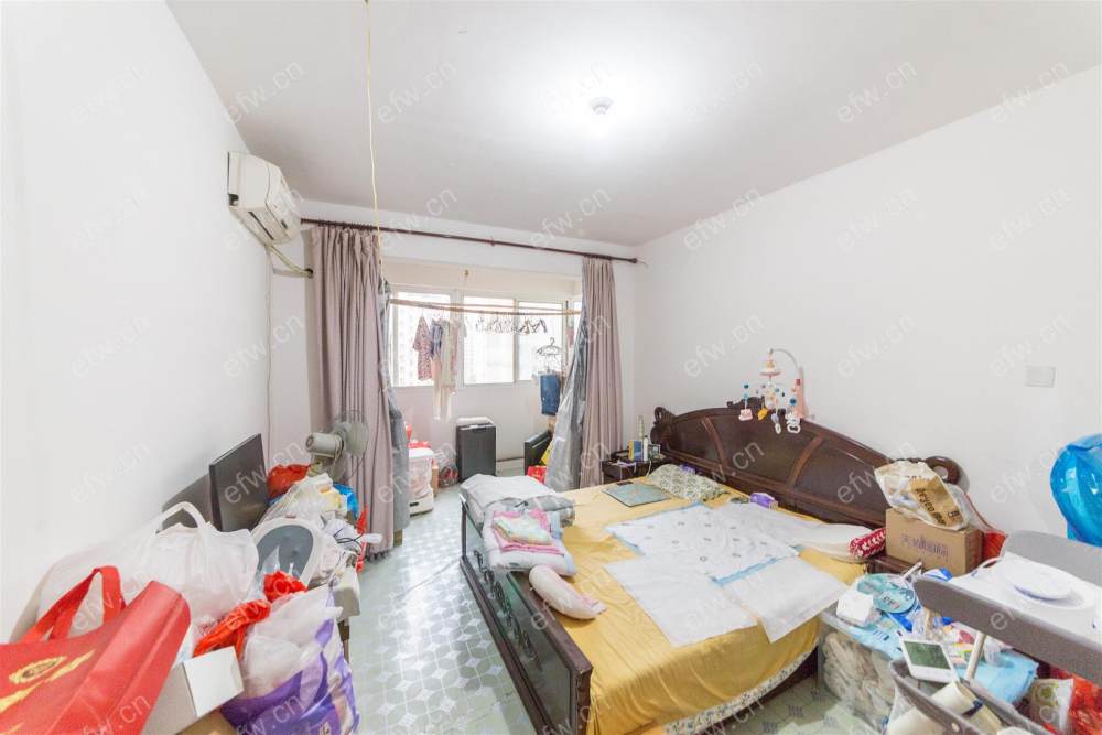 业主急售 village   纯毛坯小room房 中间楼层！