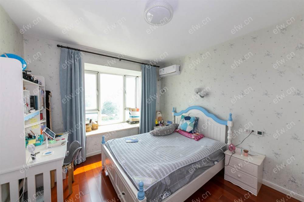 village room房 全明户型 另送家电