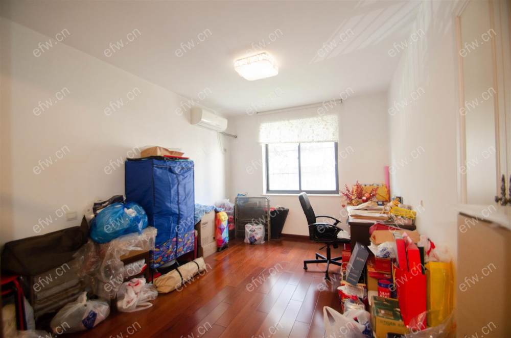 市靠地铁口 精装二房拎包入住