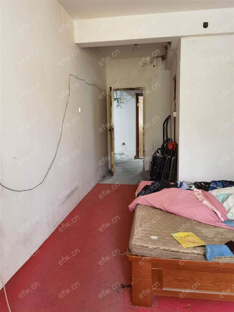 新联苑精装4室  随时看房 拎包入住
