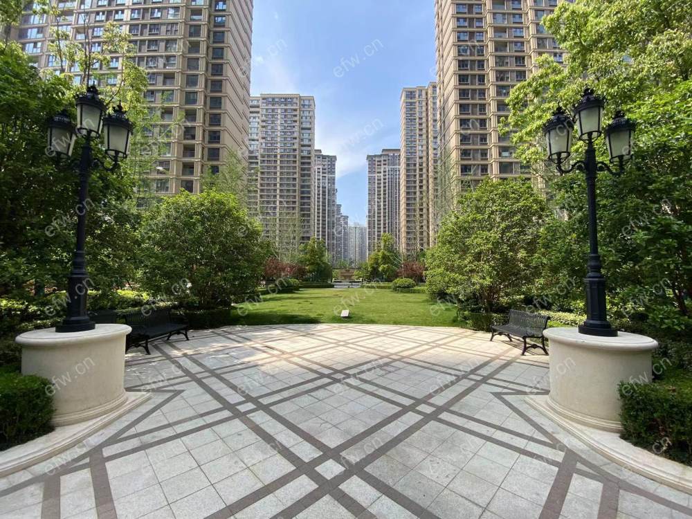 业主急售 融创兰园(溪岸景园二区24-35)  双阳台 纯毛坯小3房 中间楼层！