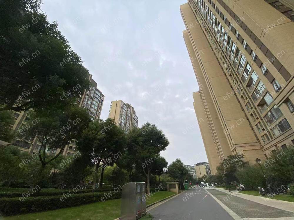 三房两厅，精装出售