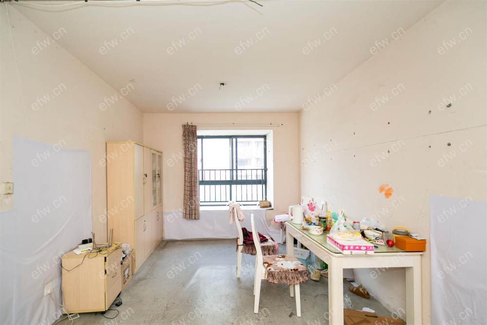 业主急售 village  双阳台 纯毛坯小room房 中间楼层！