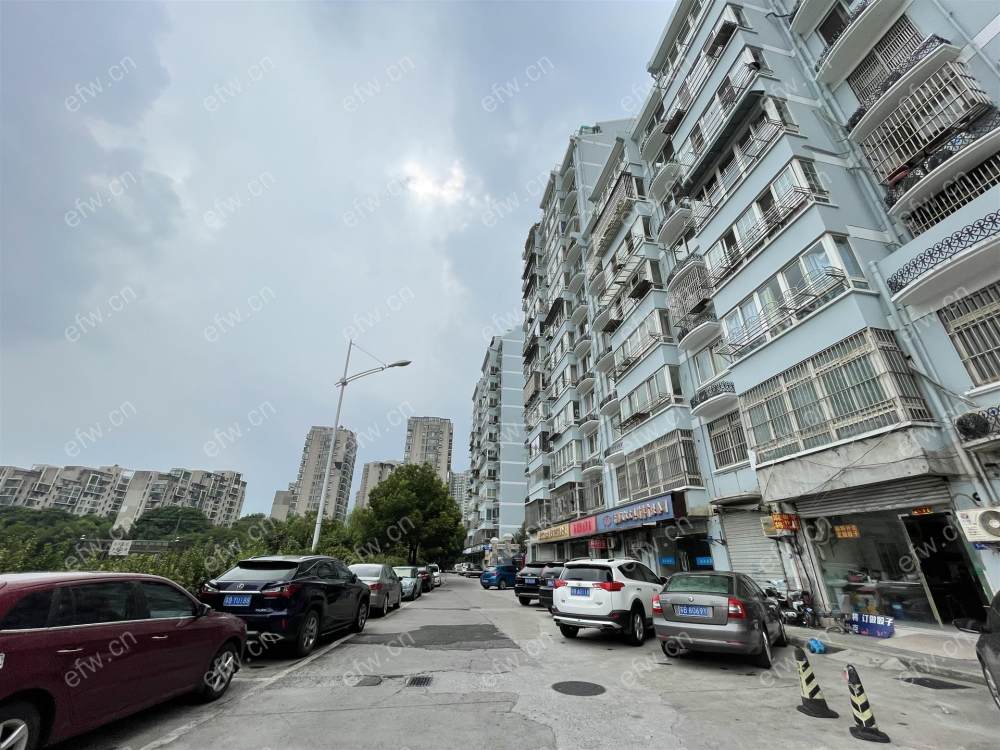 连元街电梯两房 精装拎包可住