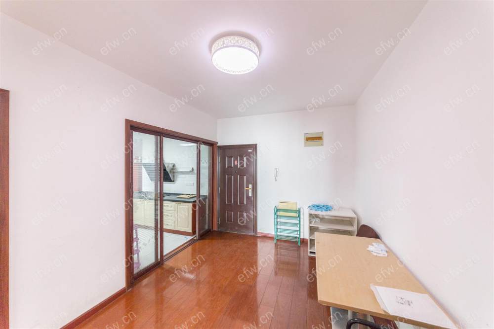 room房豪装拎包即住,village尽享优雅品质,多重阳台+飘窗