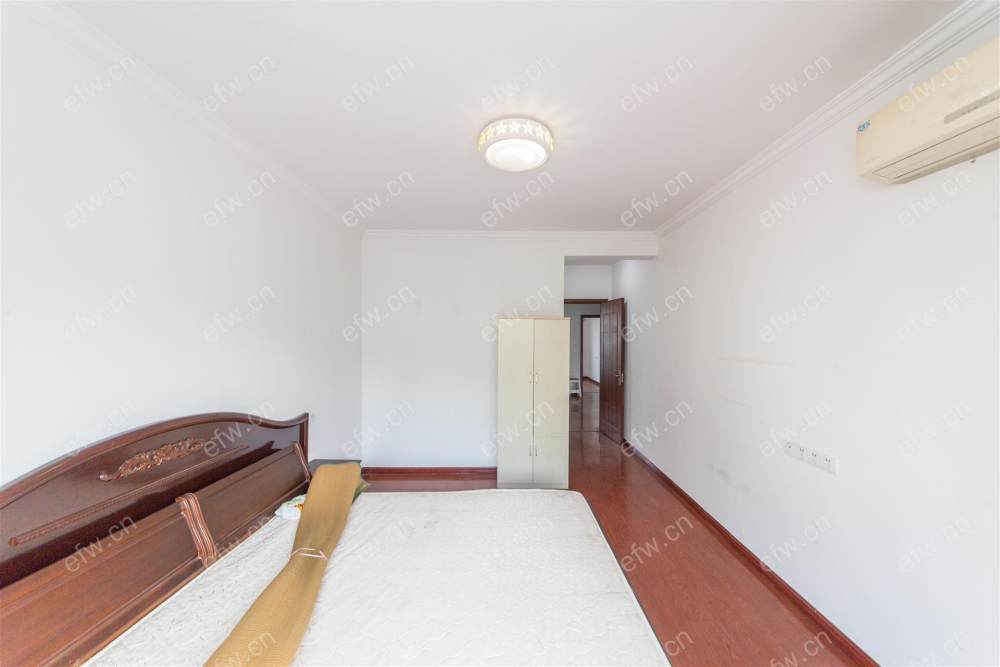 village 经典room房  全明 精装修！拎包入住