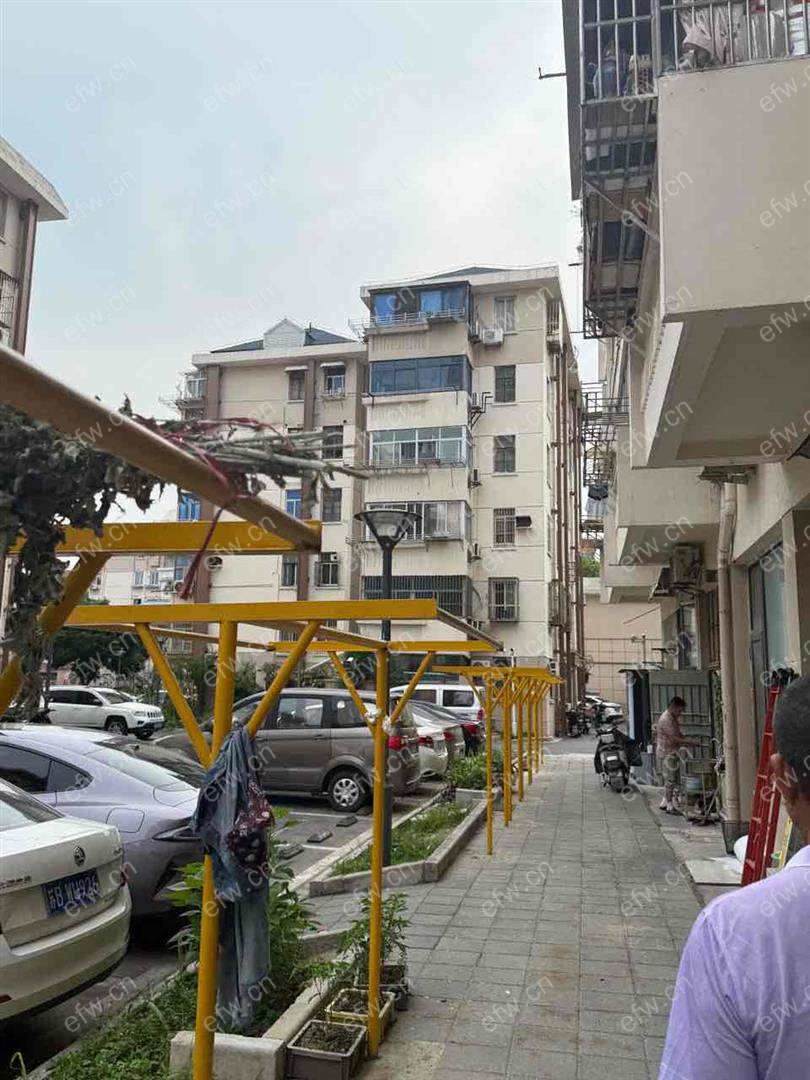 干净整洁，价格合适，靠近体育地铁站