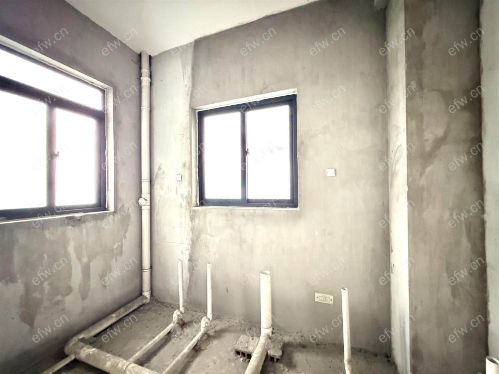 village 简装room房 位置 采光无敌 有土出 性价比高