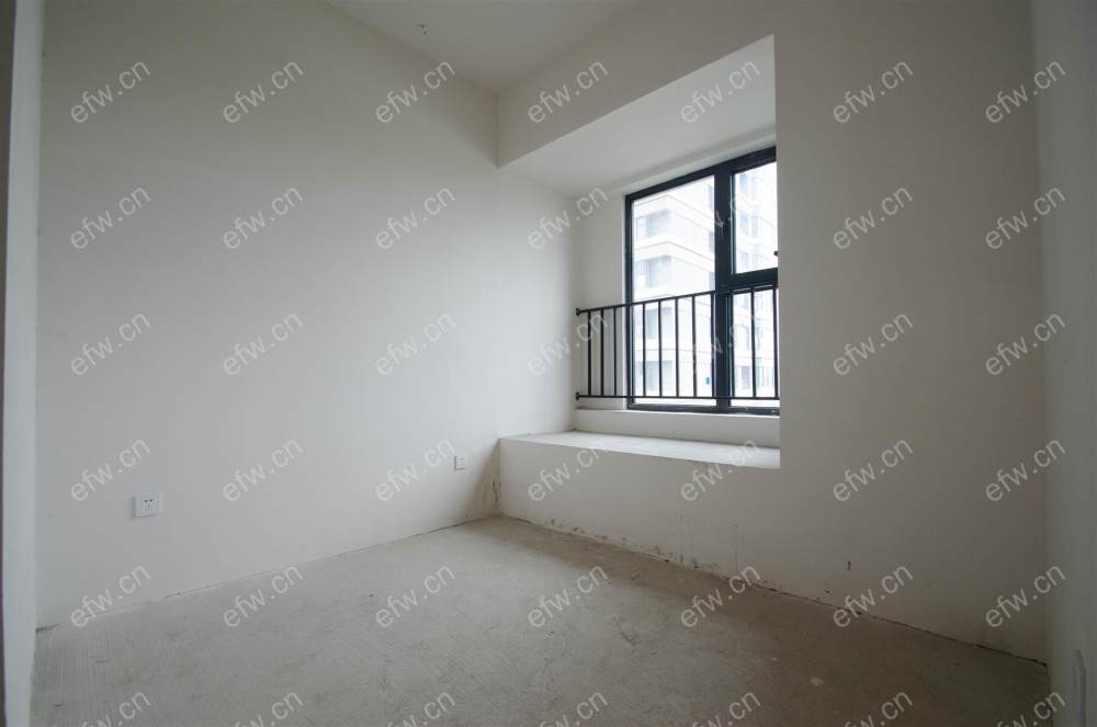 业主急售 富力运河十号二期（悦禧家园）  双阳台 纯毛坯小3房 中间楼层！