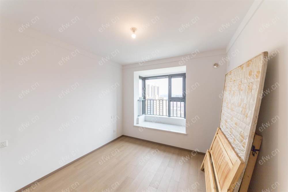 3房豪装拎包即住,新惠东里（锦数双河苑）尽享优雅品质,多重阳台+飘窗