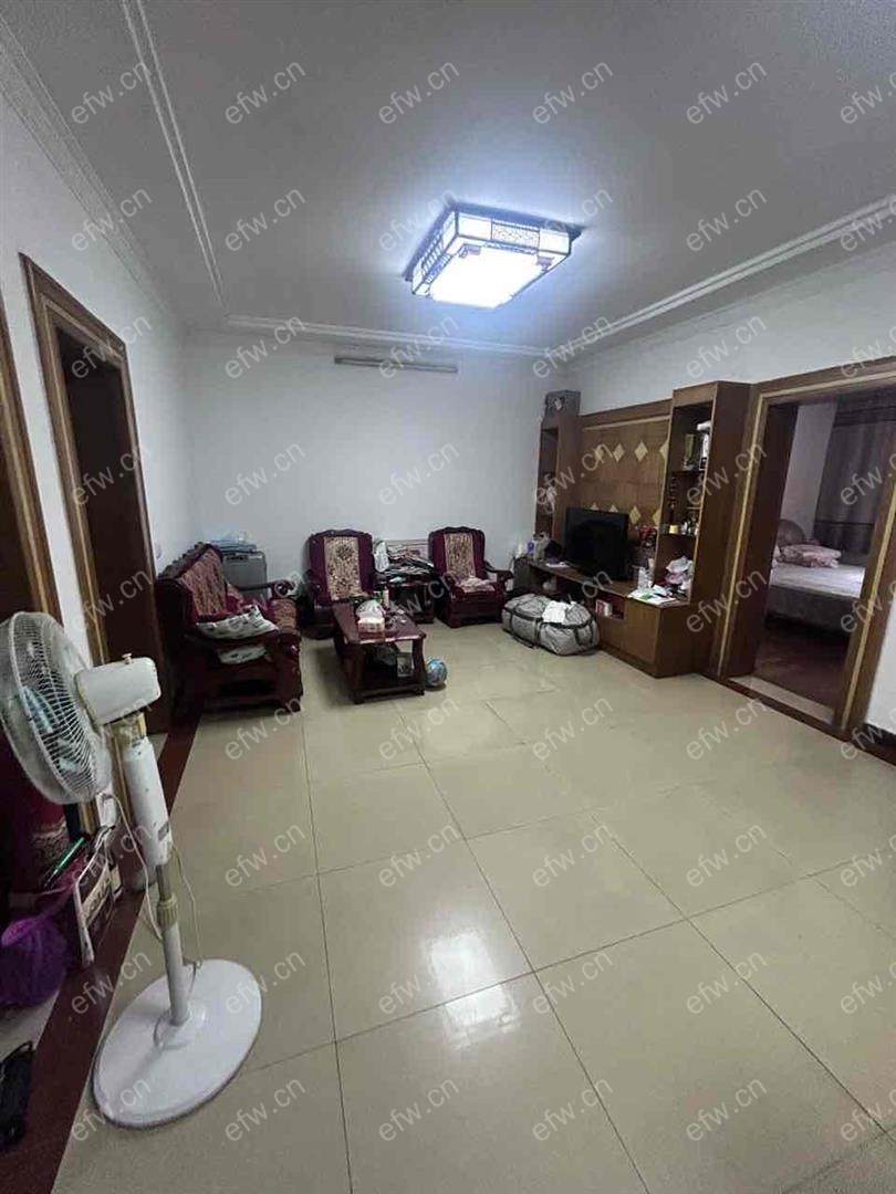 精装三房，家具家电齐全