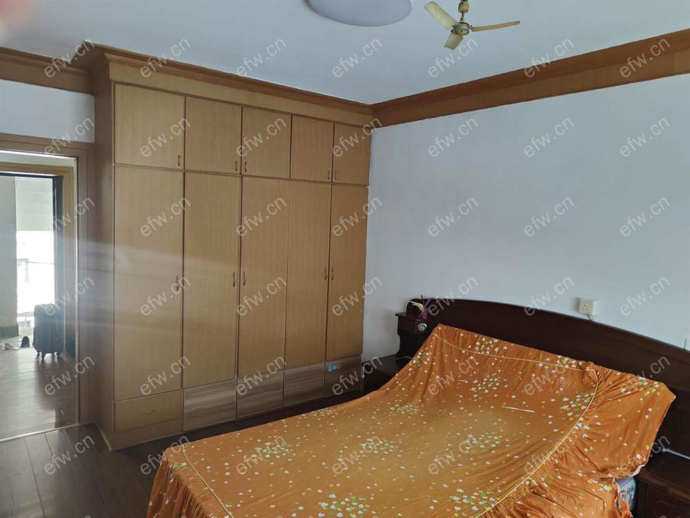 扬名一村2房1700元