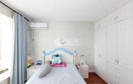 village room房 全明户型 另送家电