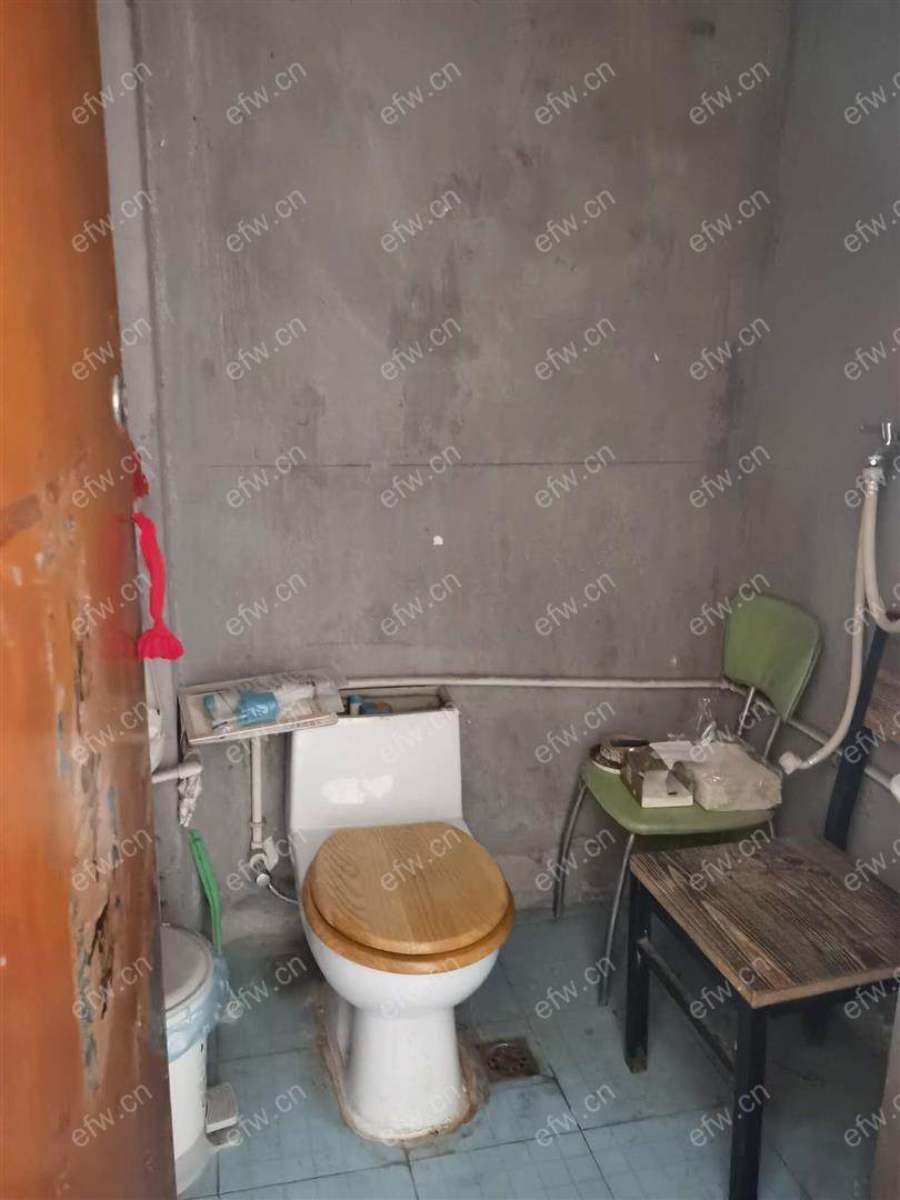 新联苑精装4室  随时看房 拎包入住
