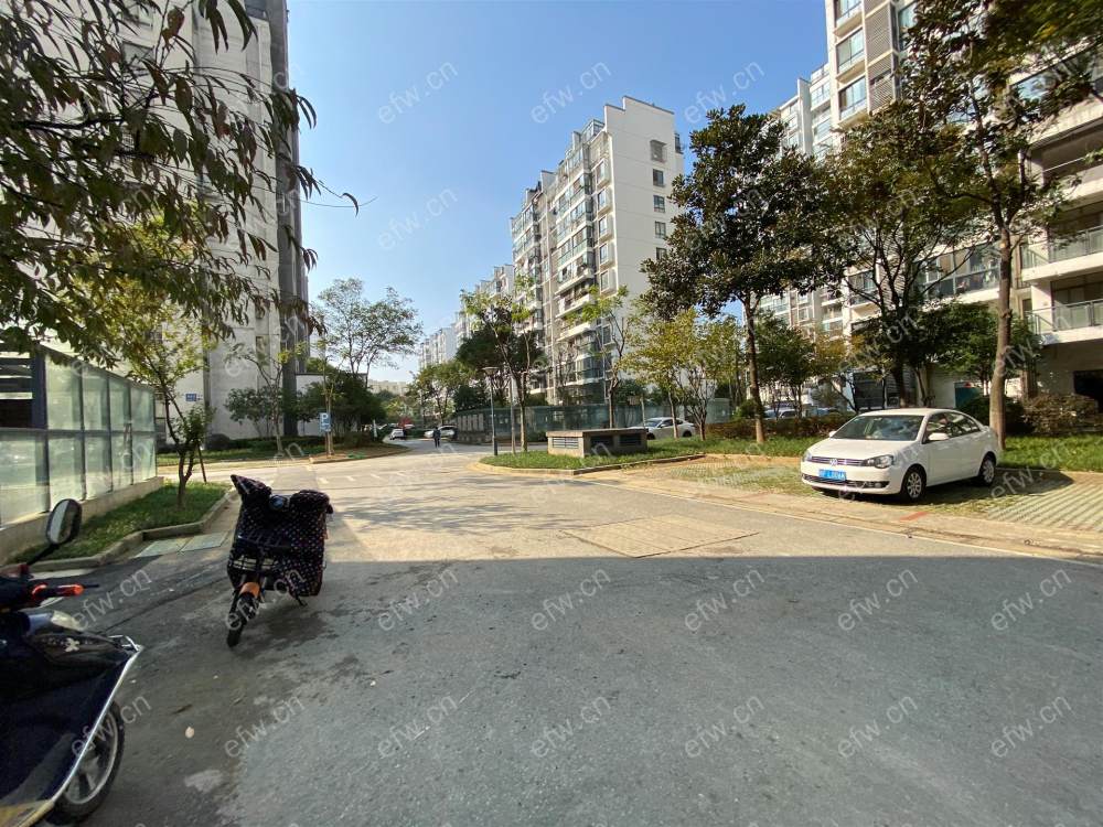 锡景苑 新空商品房   两房  朝南出售