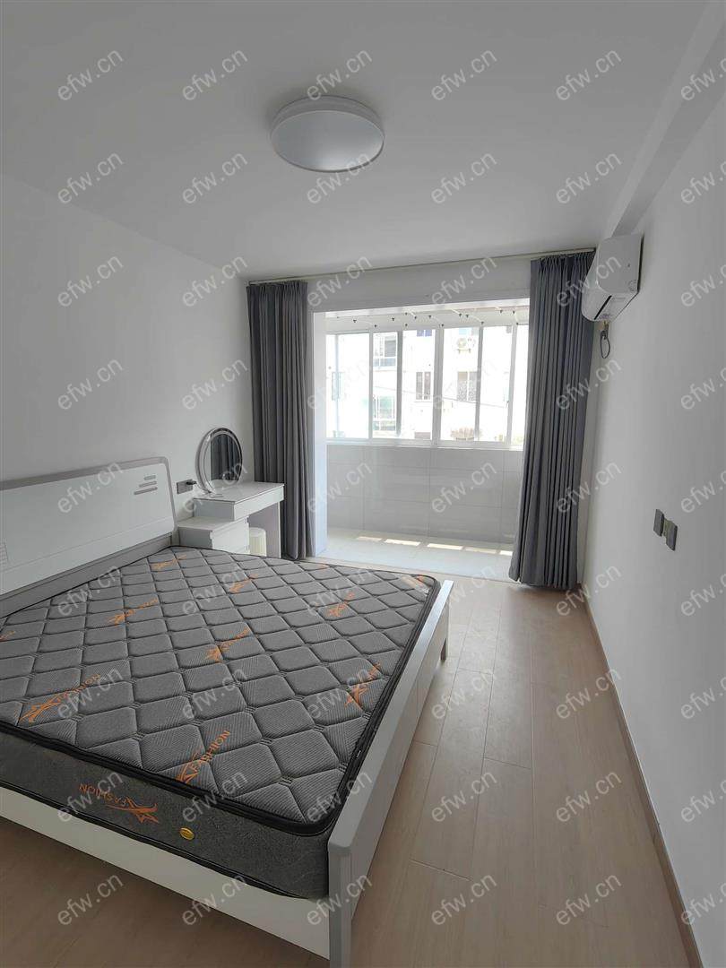 婚装全明东边户room房,village 格局工整合理