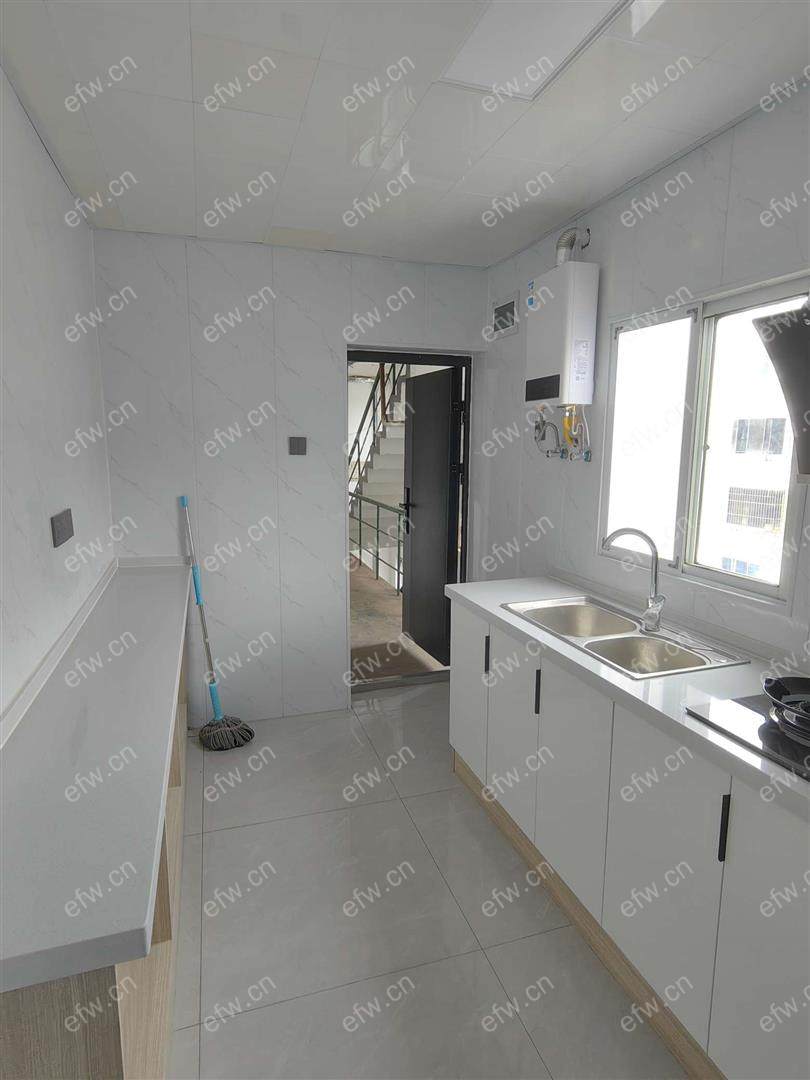 婚装全明东边户room房,village 格局工整合理