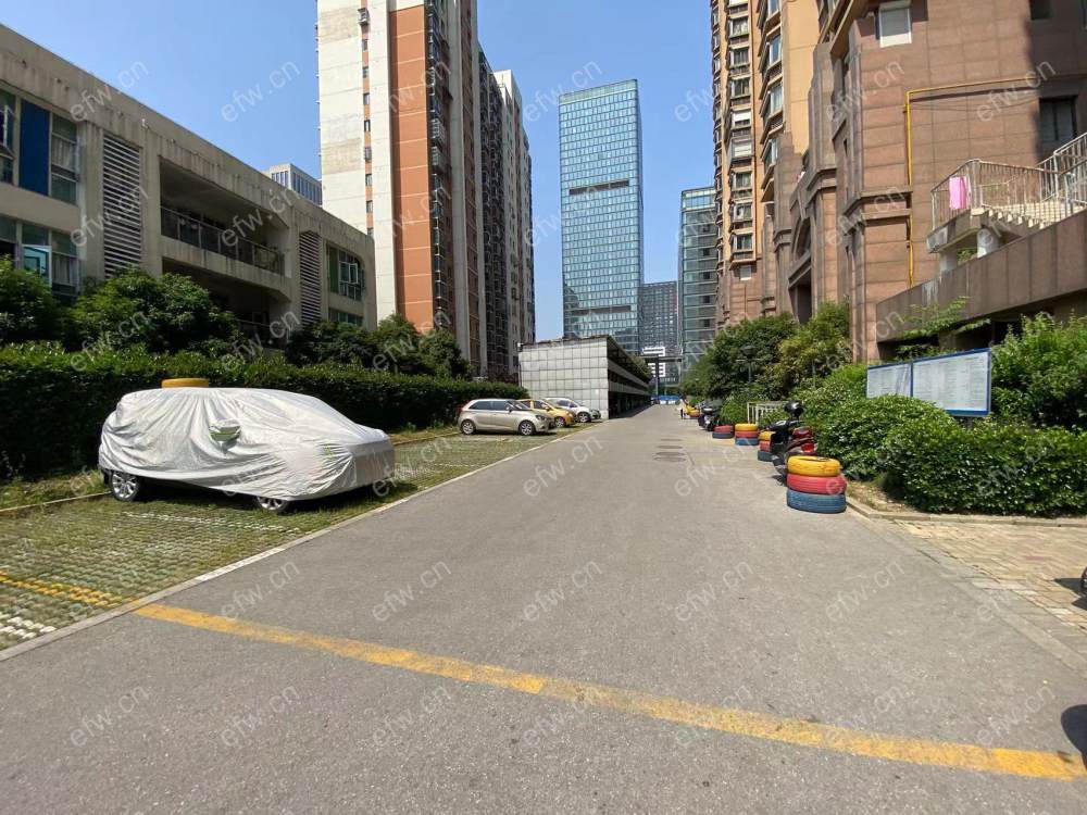 中锐隽园精装四房带车位