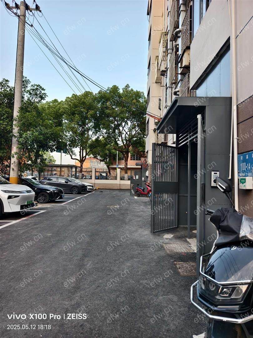 育红小学30米  三房 楼层